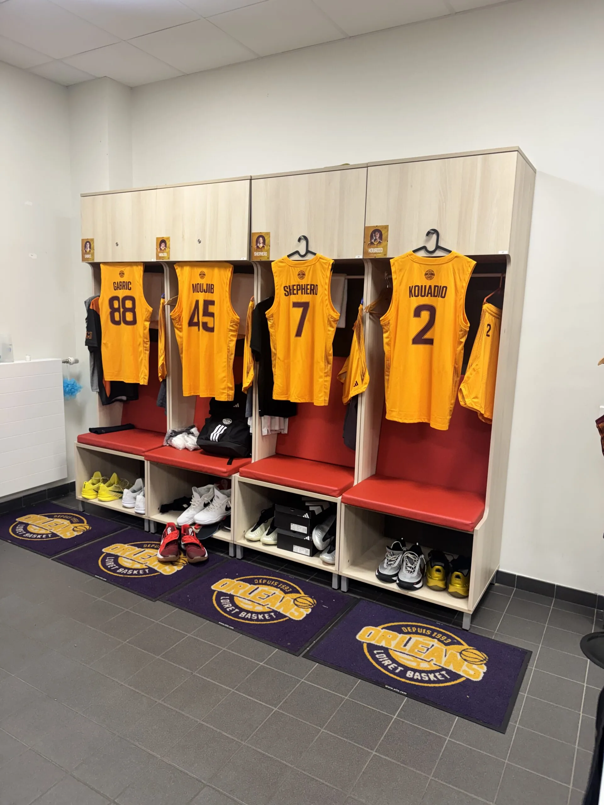 El vestuario oficial de los jugadores del Orléans Loiret Basket